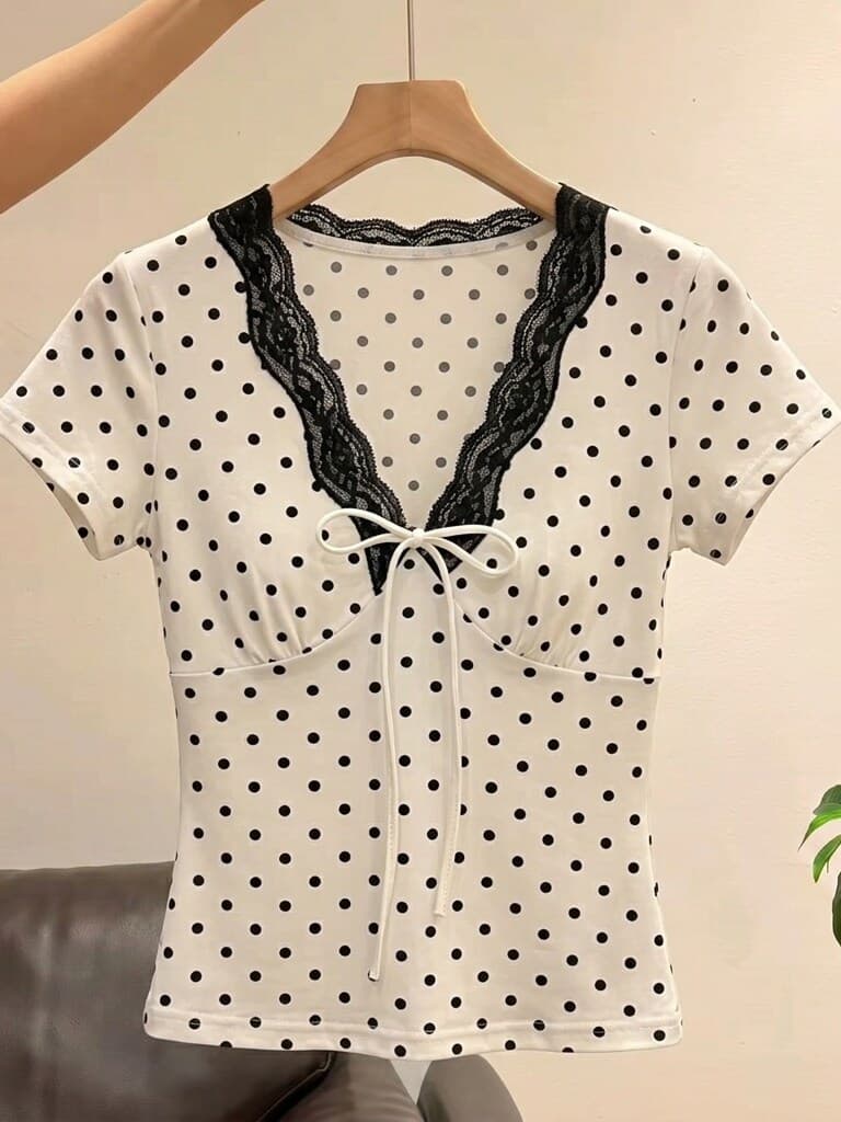 섹시함 도트 무늬 패치워크 레이스 V넥 반팔 티셔츠 여성 여름 섹션 핫걸 레이스업 몸매 가꾸기 슬림해 보이는 반팔 맨위 상세 이미지 6