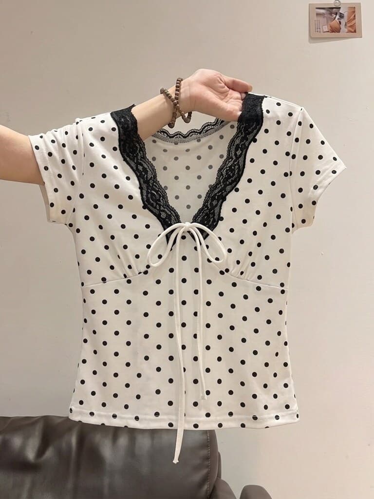 섹시함 도트 무늬 패치워크 레이스 V넥 반팔 티셔츠 여성 여름 섹션 핫걸 레이스업 몸매 가꾸기 슬림해 보이는 반팔 맨위 상세 이미지 7