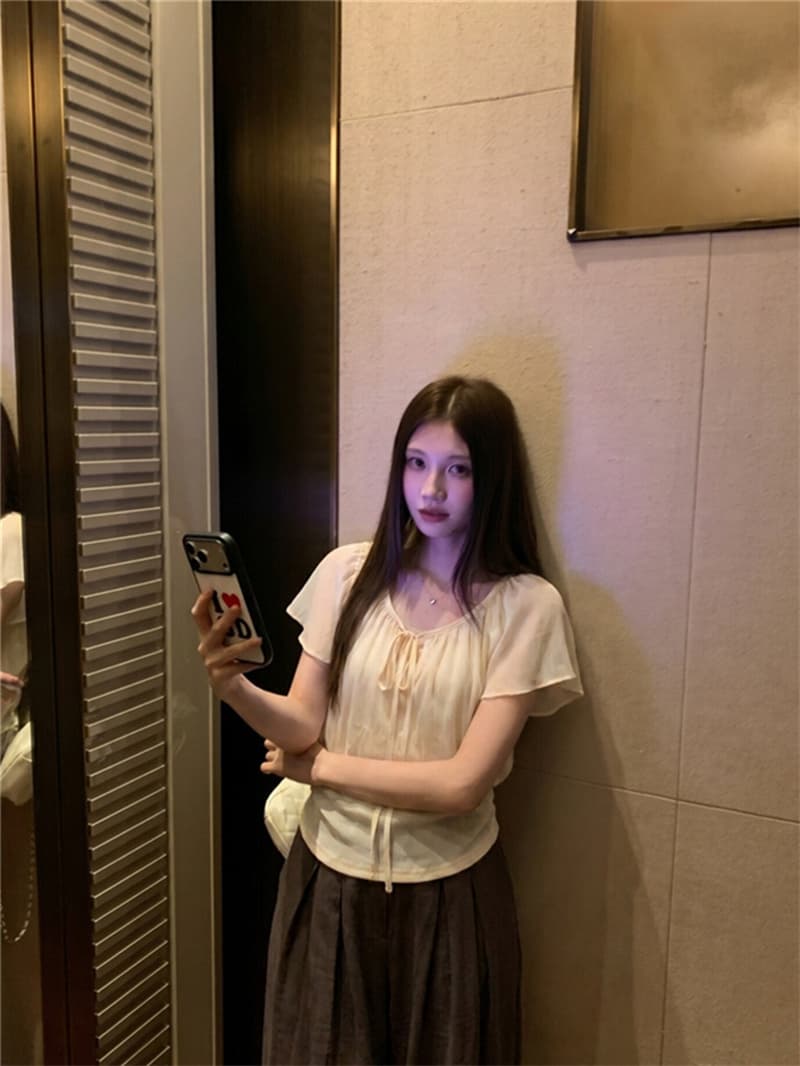 원본 품질 페이크 레이어드 패치워크 레이스업 V넥 연꽃 잎 소매 셔츠 허리 수축 슬림해 보이는 품격 맨위 상세 이미지 9