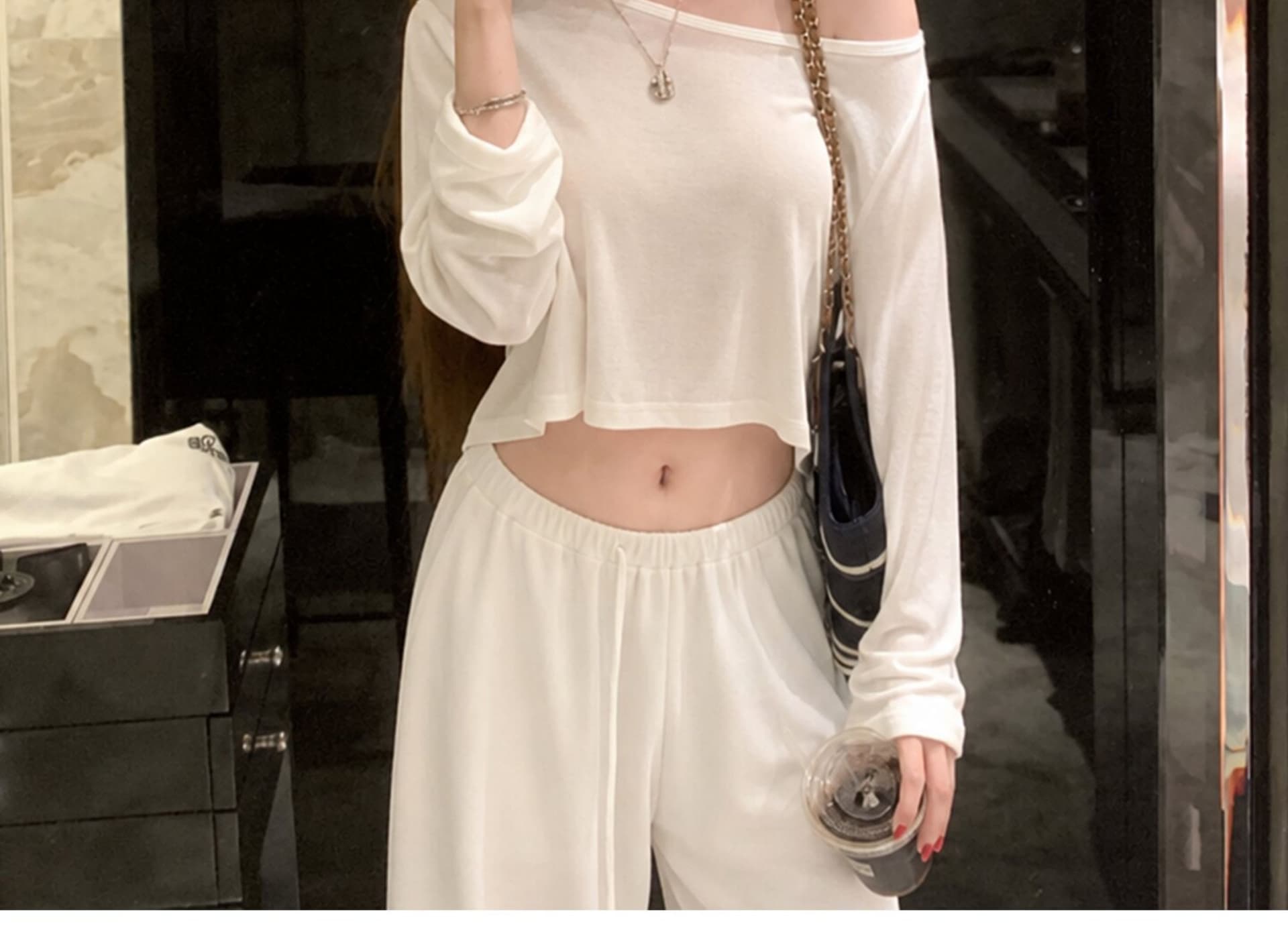 사람들 면 260 그램 화이트 비스듬한 어깨 긴팔 자외선 차단 블라우스 맨위 여성 이른 가을 오프숄더 티셔츠 상세 이미지 7