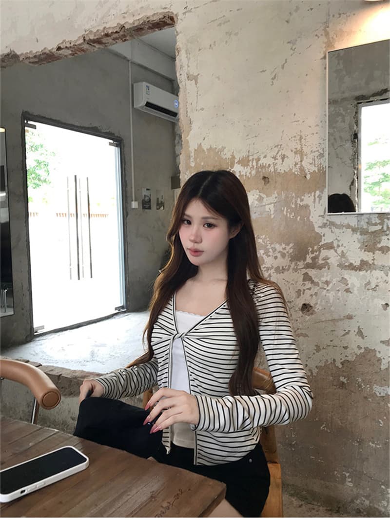 2026 한국 페이크 레이어드 긴팔 티셔츠 여성 가을 한 부서 몸매 가꾸기 고급 슬림해 보이는 쇼트 스타일 맨위 상세 이미지 13