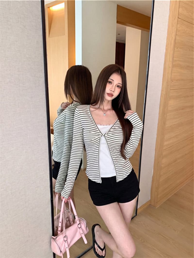 페이크 레이어드 긴팔 티셔츠 여성 가을 한 부서 몸매 가꾸기 고급 슬림해 보이는 쇼트 스타일 맨위