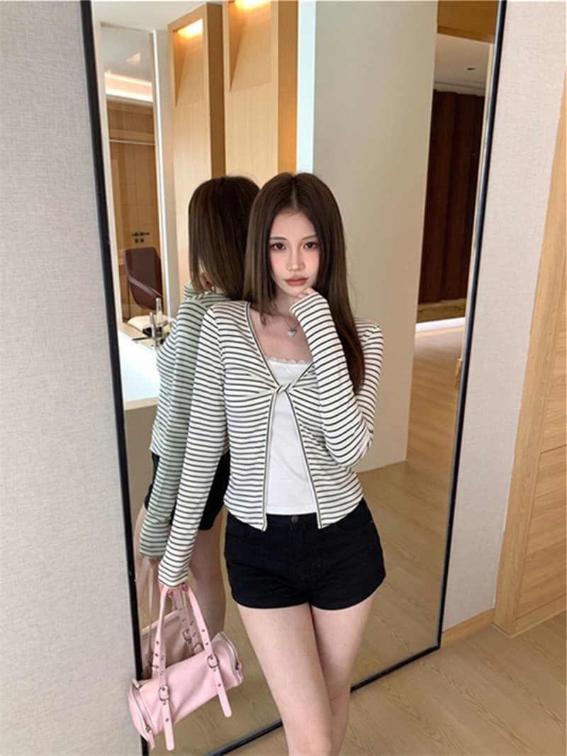 페이크 레이어드 긴팔 티셔츠 여성 가을 한 부서 몸매 가꾸기 고급 슬림해 보이는 쇼트 스타일 맨위 상세 이미지 4
