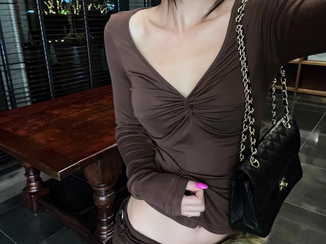 차가운 실크 코튼 리브 순수한 욕망 바람 V넥 디스플레이 몸 섹시함 기본 셔츠 가을 겨울 비틀림 인사이드 가져 가라. 긴팔 티셔츠 여성 상세 이미지 7