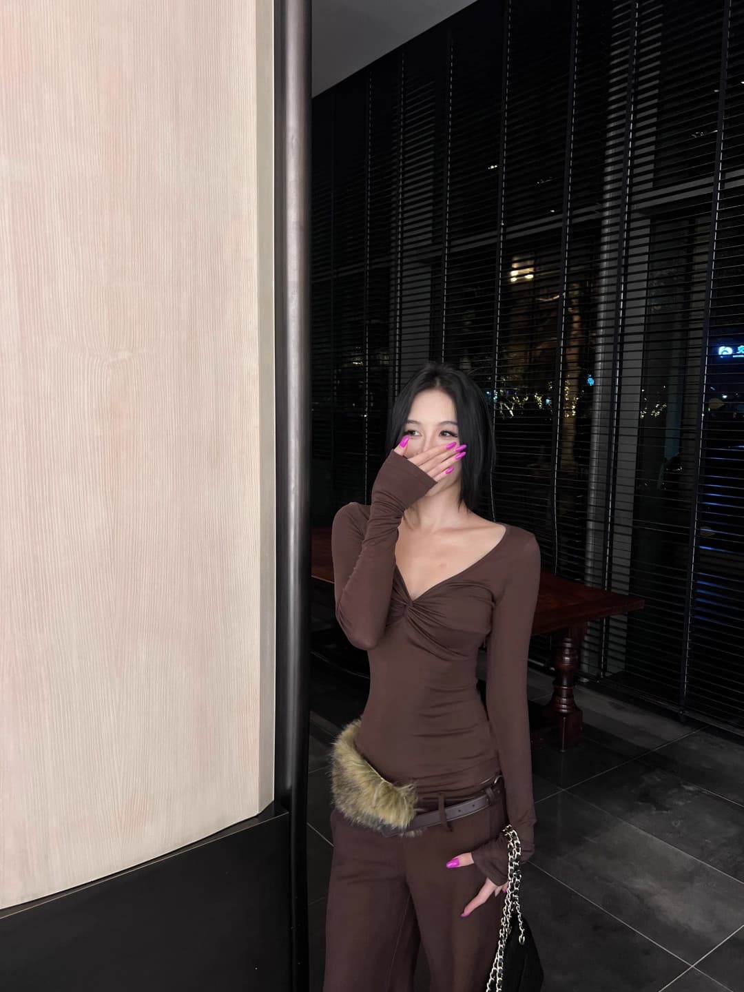 차가운 실크 코튼 리브 순수한 욕망 바람 V넥 디스플레이 몸 섹시함 기본 셔츠 가을 겨울 비틀림 인사이드 가져 가라. 긴팔 티셔츠 여성 상세 이미지 12
