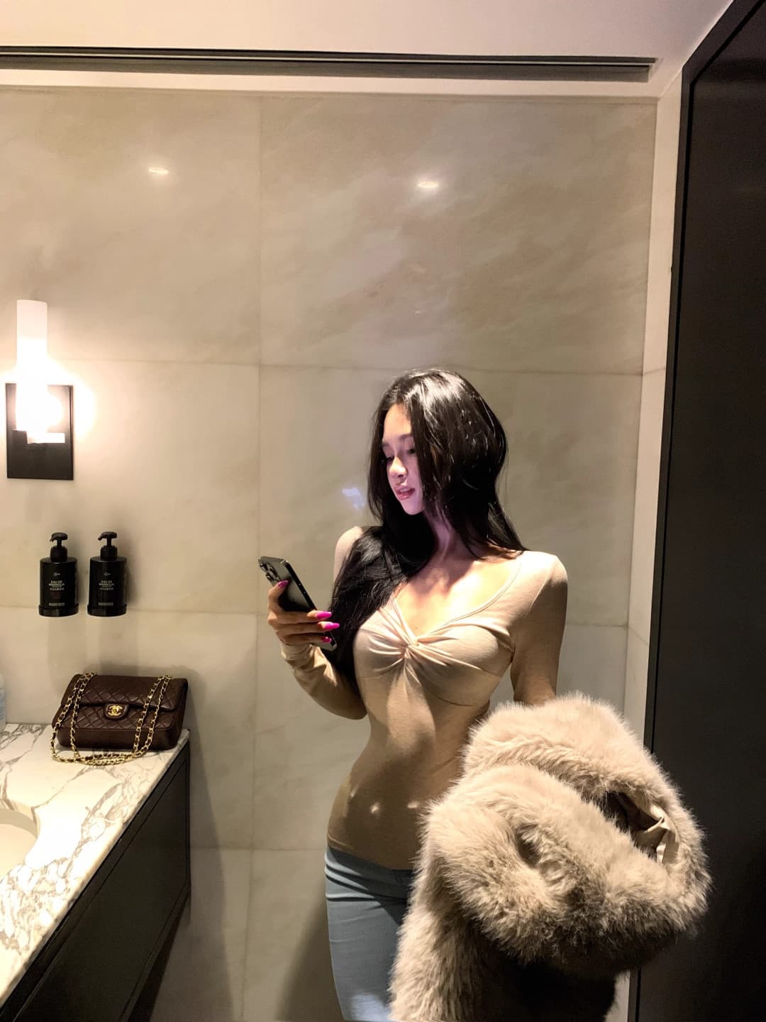 차가운 실크 코튼 리브 순수한 욕망 바람 V넥 디스플레이 몸 섹시함 기본 셔츠 가을 겨울 비틀림 인사이드 가져 가라. 긴팔 티셔츠 여성 상세 이미지 21