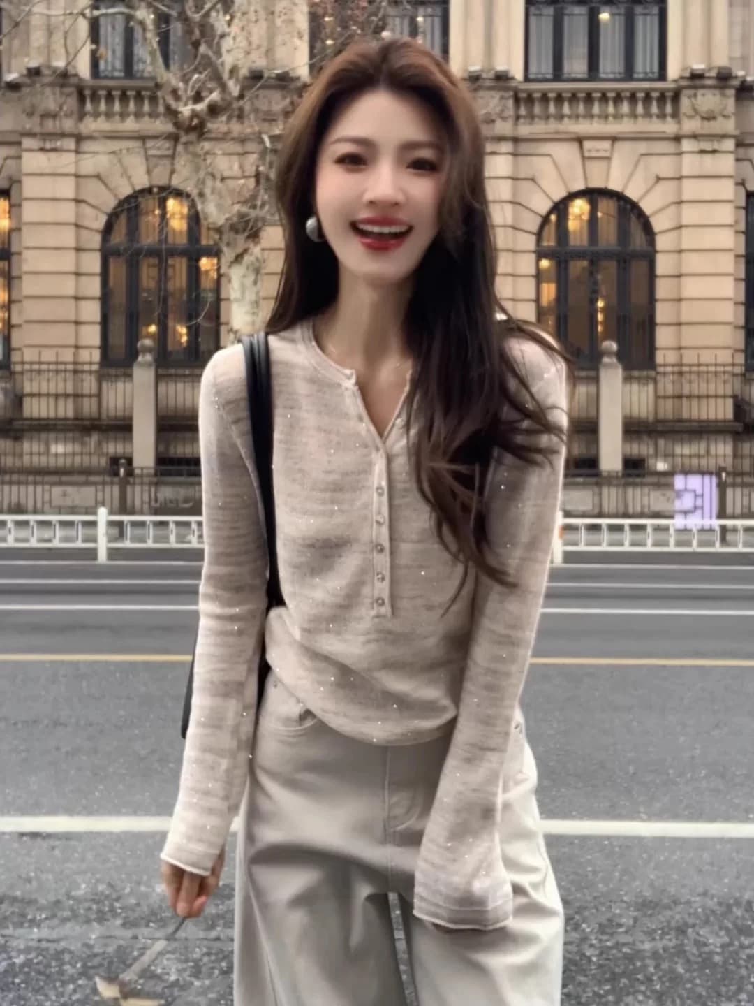 한 부서 자이언트 잘 생긴 스팽글 니트 스웨터 여성 2026 봄 새로운 폭발 품격 기본 셔츠 몸매 가꾸기 긴팔 맨위 이미지 3
