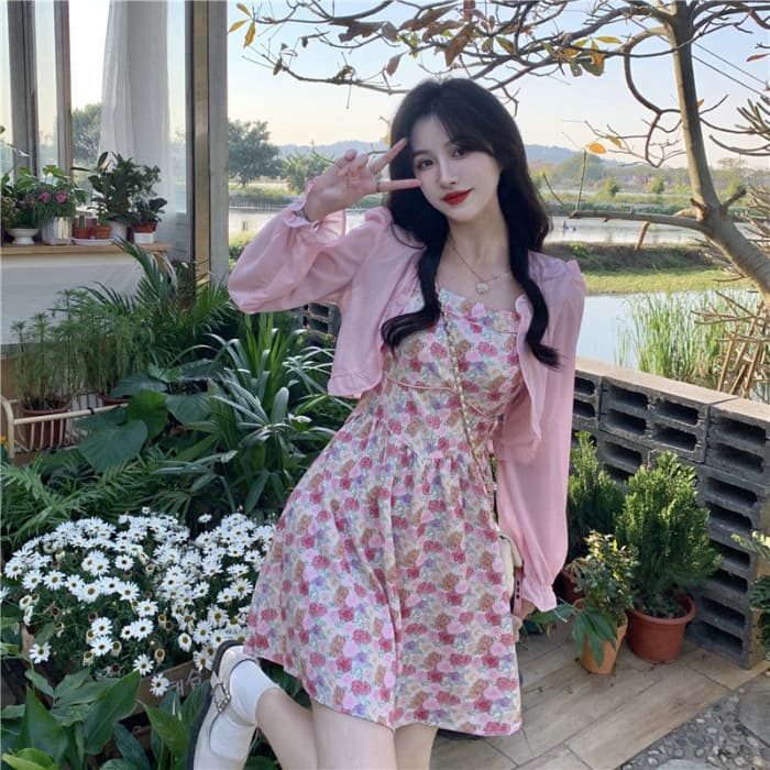 패션 부드러운 바람 꽃무늬 슬립 여성 드레스 봄과 가을 허리 수축 슬림해 보이는 한 마디 치마 긴팔 자외선 차단 숄 상세 이미지 3