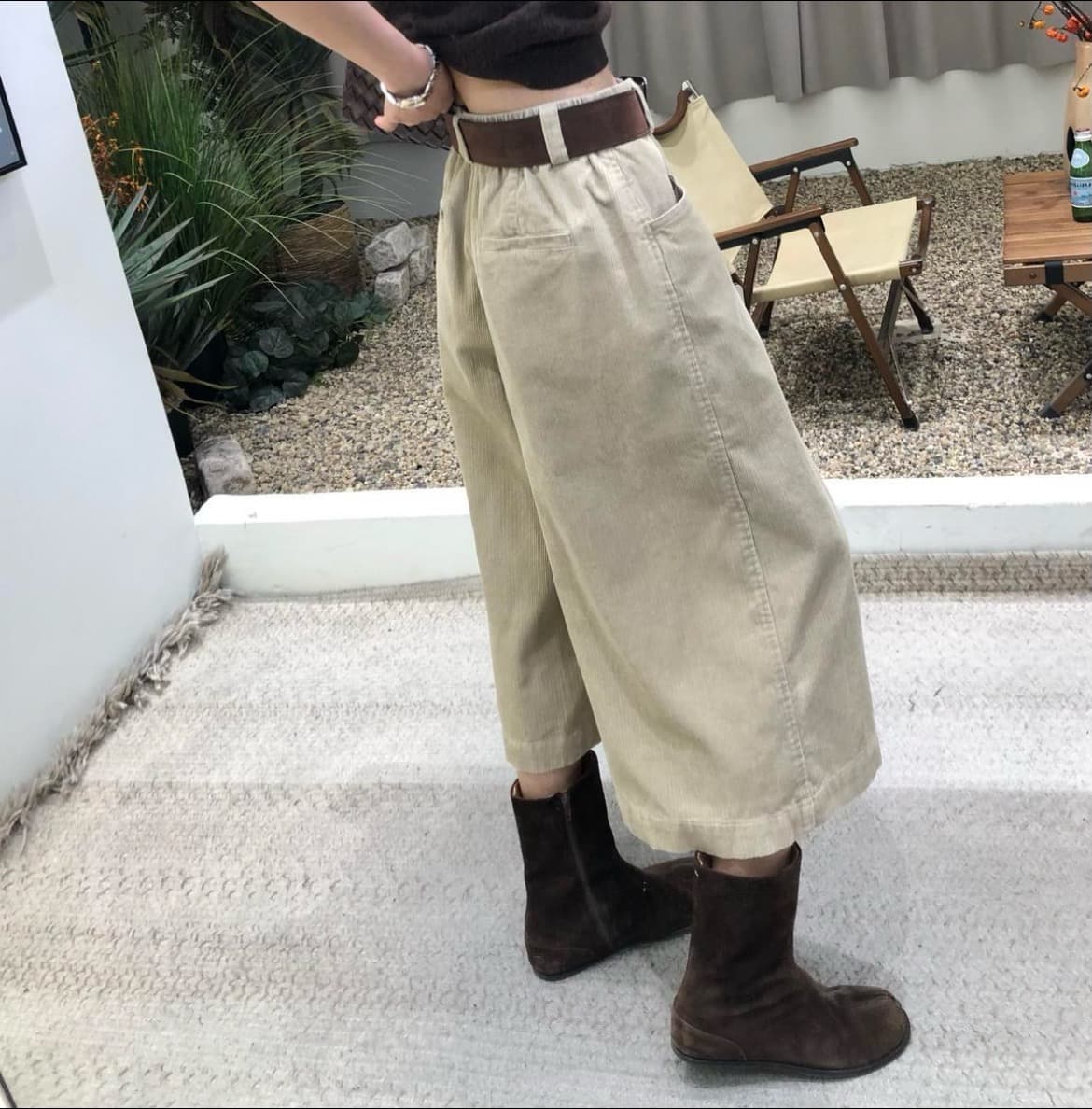 세련된 좋은 필수 카키색 바지 하프 허리밴드 질감 핀치 Pleat 코듀로이 8 점 와이드 레그 팬츠 슬림해 보이는 레트로 바지 상세 이미지 2
