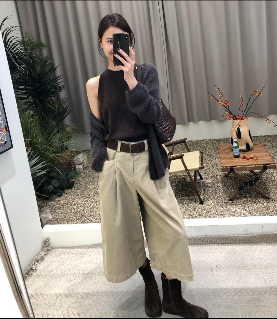 세련된 좋은 필수 카키색 바지 하프 허리밴드 질감 핀치 Pleat 코듀로이 8 점 와이드 레그 팬츠 슬림해 보이는 레트로 바지 상세 이미지 3