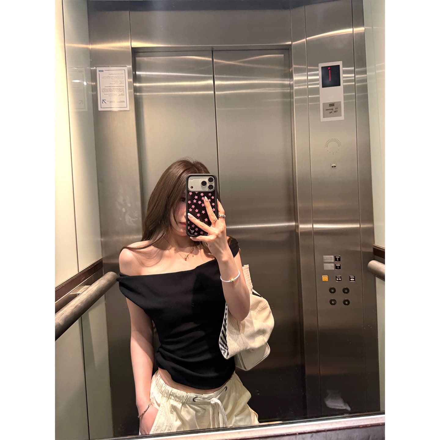 부드러운 바람 비틀림 오프숄더 반팔 맨위 여성 여름 새로운 품격 오프숄더 슬림해 보이는 맨위 상세 이미지 3