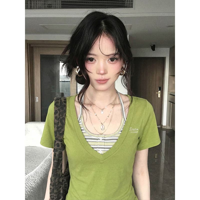도파민 녹색 V넥 반팔 티셔츠 여성 여름 배색 스트라이프 행침 목 캐미솔 핫걸 맨위 투피스 세트 상세 이미지 3