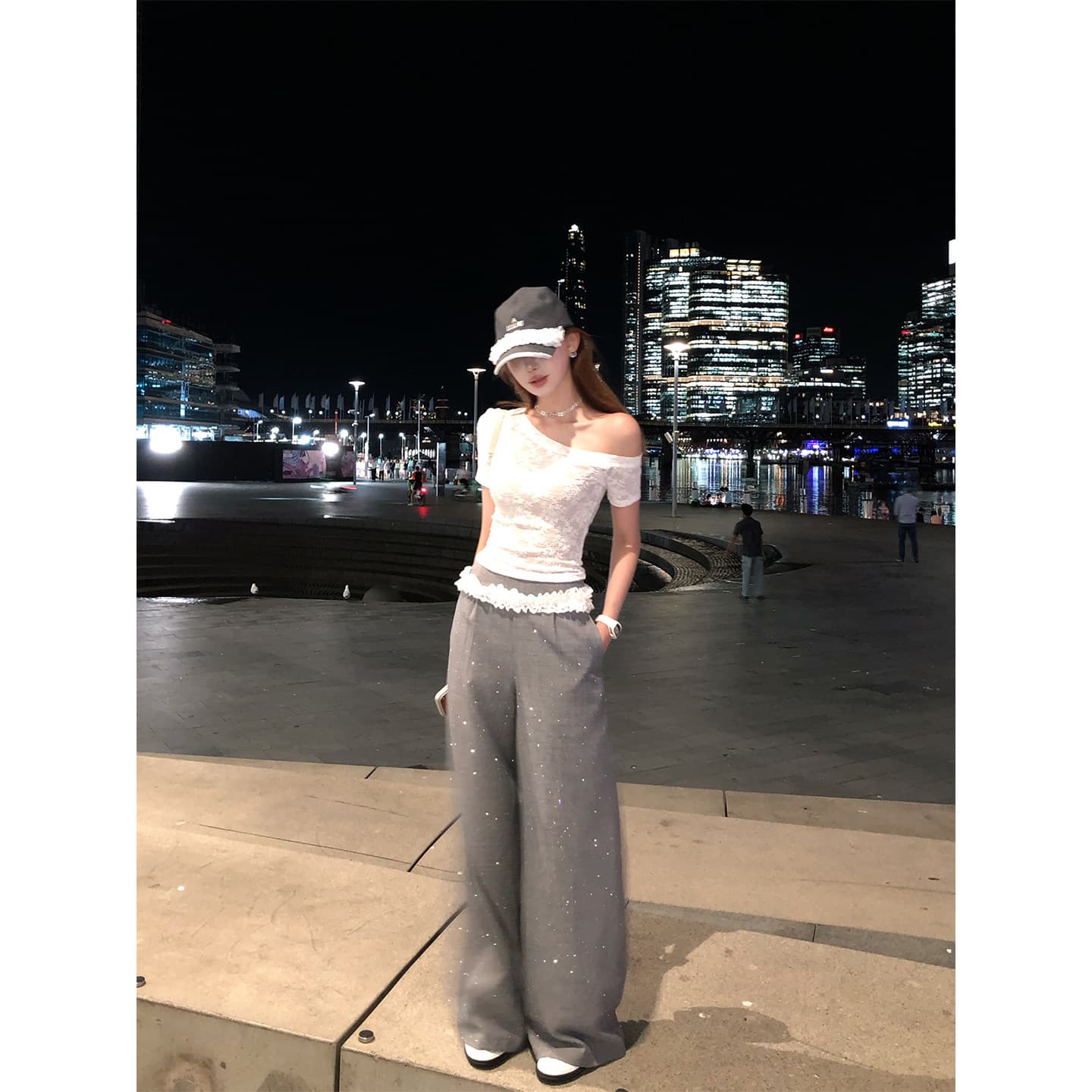 리 부드럽게 6 월 하나 의류 세 착용 작은 대중 디자인 비스듬한 어깨 레이스 티셔츠 여성 몸매 가꾸기 슬림해 보이는 반팔 맨위 이미지 2