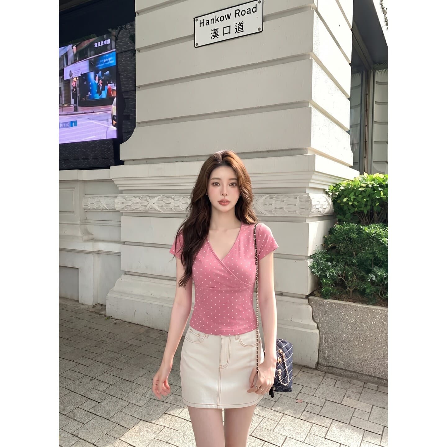 한여름 매화 와인 십자가 빅 브이 넥 도트 무늬 반팔 티셔츠 여성 여름 긍정적 인 어깨 순수한 욕망 맨위 쇼트 스타일 이미지 3