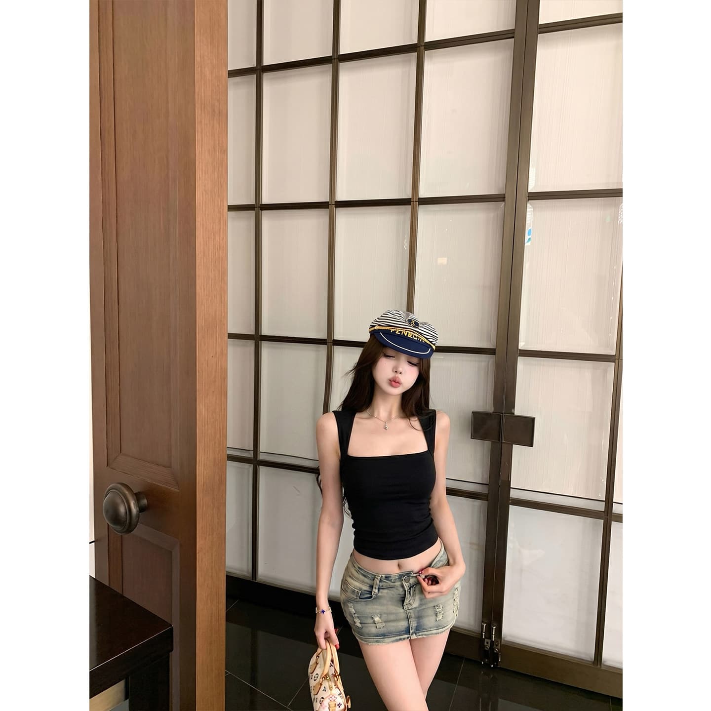 화이트 광장 칼라 스트라이프 만나는 캐미솔 여름 민소매 외출용 몸매 가꾸기 디자인 센스 핫걸 쇼트 스타일 맨위 이미지 4