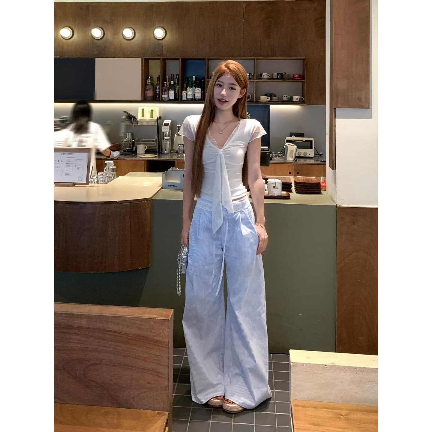 송 긍정적 인 En 화이트 V넥 레이스 조각 반팔 티셔츠 여성 여름 순수한 욕망 몸매 가꾸기 고유 한 아름다운 그레이트 봐. 의류 이미지 3