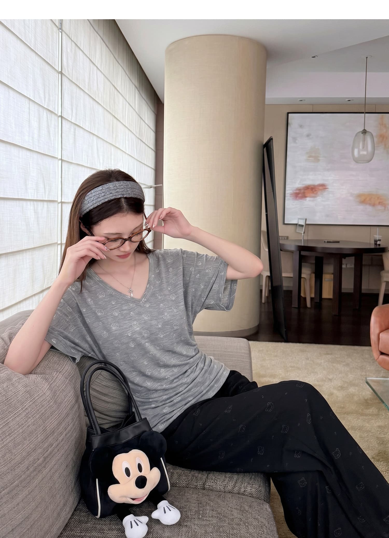 2026 새로운 여름 여성 프린트 산소 센스 티셔츠 캐주얼 바람 V넥 몸매 가꾸기 허리 수축 반팔 맨위 상세 이미지 3