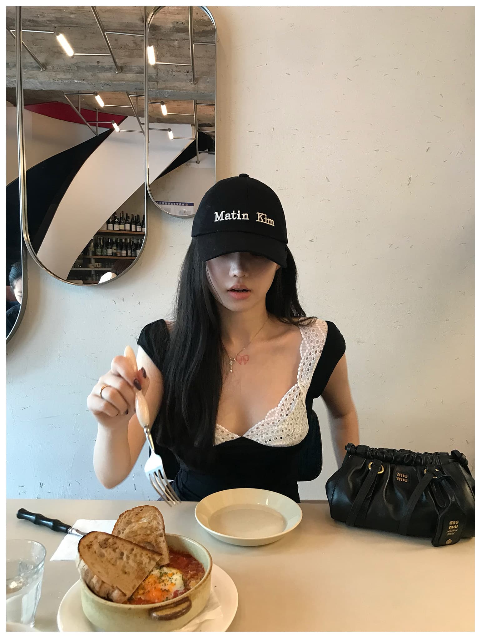 흑인과 백인 편지 레이스 측면 광장 칼라 반팔 티셔츠 여성 여름 몸매 가꾸기 슬림해 보이는 순수한 욕망 맨위 상세 이미지 3