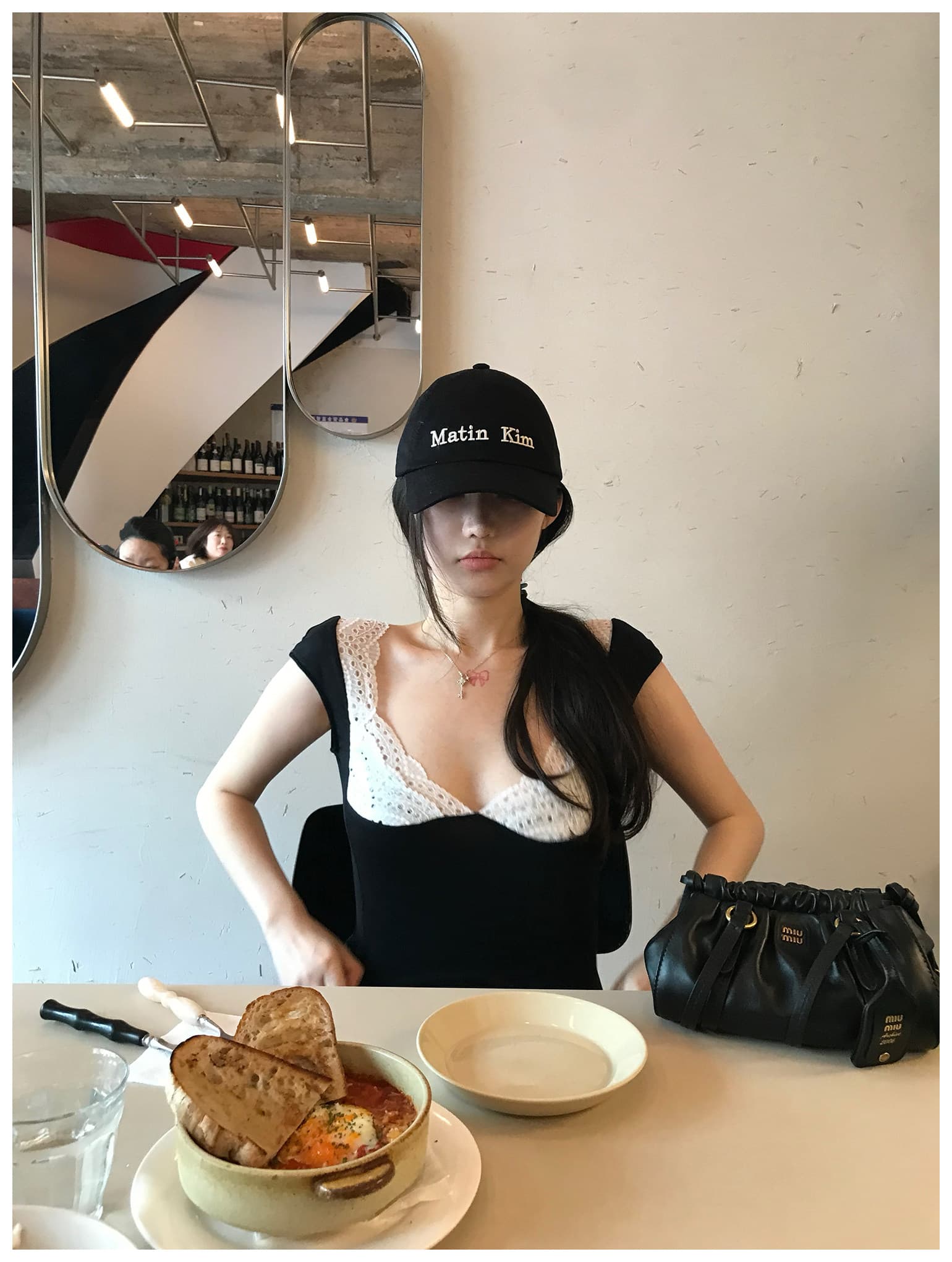 흑인과 백인 편지 레이스 측면 광장 칼라 반팔 티셔츠 여성 여름 몸매 가꾸기 슬림해 보이는 순수한 욕망 맨위 상세 이미지 4