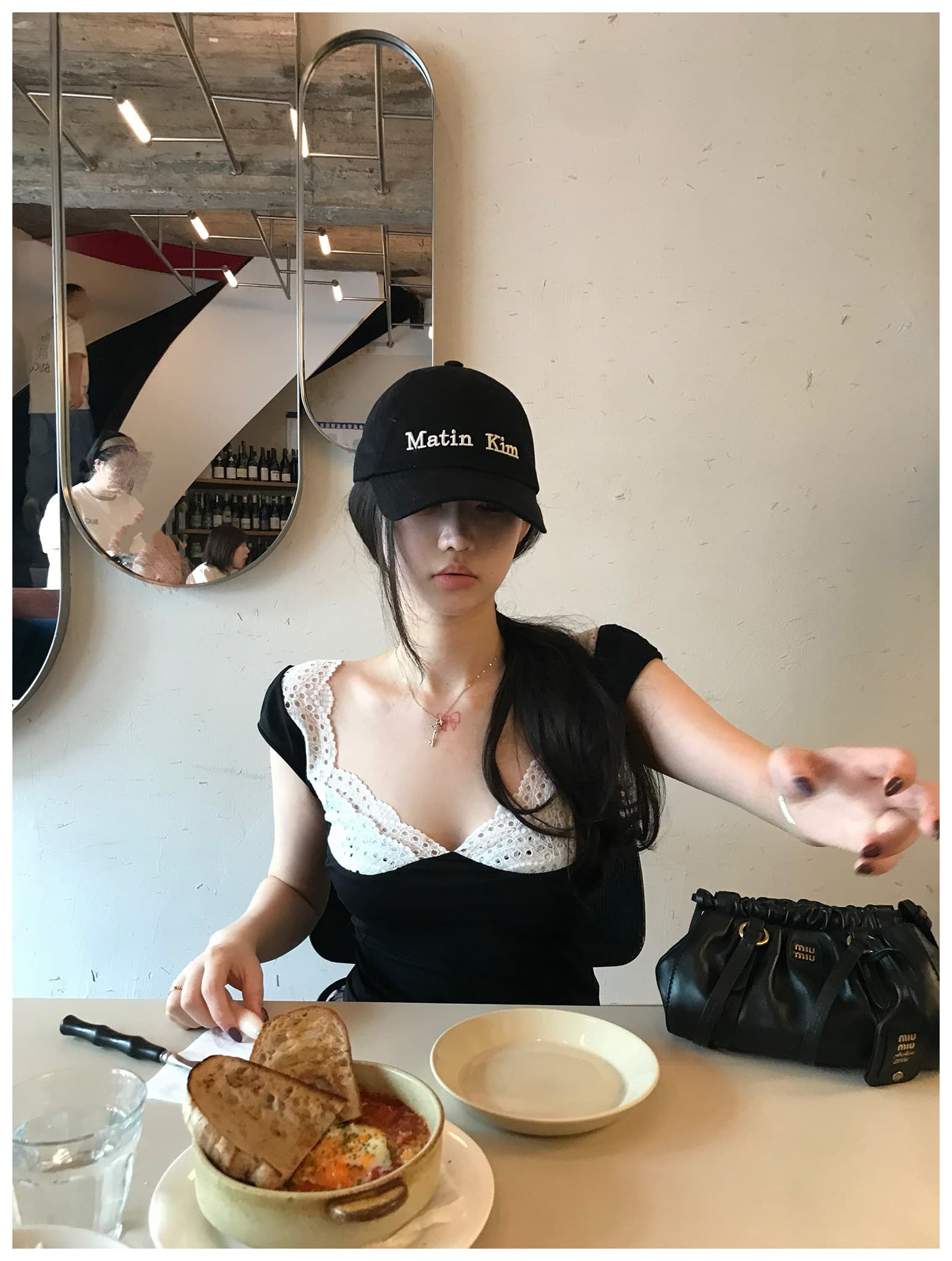 흑인과 백인 편지 레이스 측면 광장 칼라 반팔 티셔츠 여성 여름 몸매 가꾸기 슬림해 보이는 순수한 욕망 맨위 상세 이미지 8