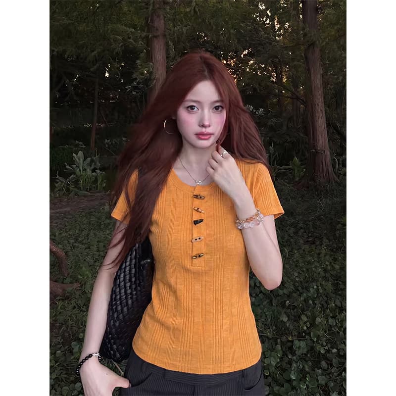 faucikor 도파민 바람 소뿔 버클 반팔 티셔츠 여성 여름 새로운 몸매 가꾸기 슬림해 보이는 디자인 센스 맨위 트렌디
