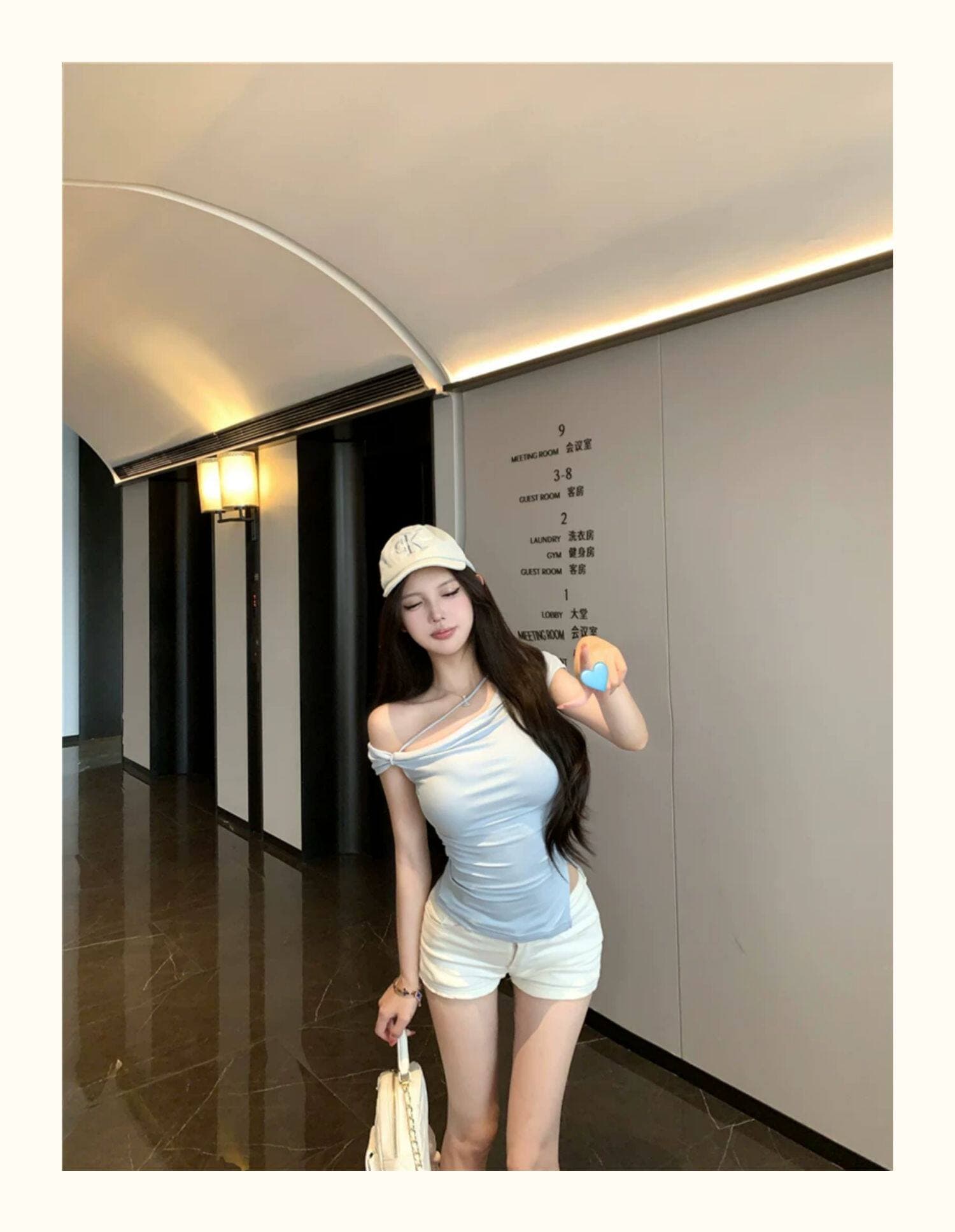 비스듬한 어깨 스트랩 트임 티셔츠 여성 여름 핫걸 바람 허리 수축 디스플레이 몸 섹시함 다용도 불규칙 디자인 센스 맨위 상세 이미지 7