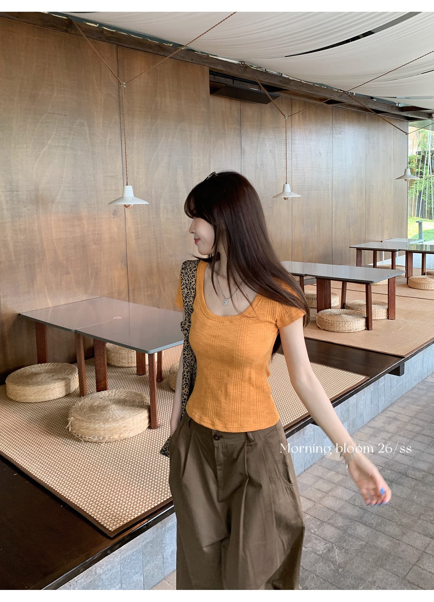 주황색 u 칼라 긍정적 인 어깨 반팔 티셔츠 여성 여름 한 부서 착용 가져 가라. 작은 키 쇼트 스타일 맨위 상세 이미지 10