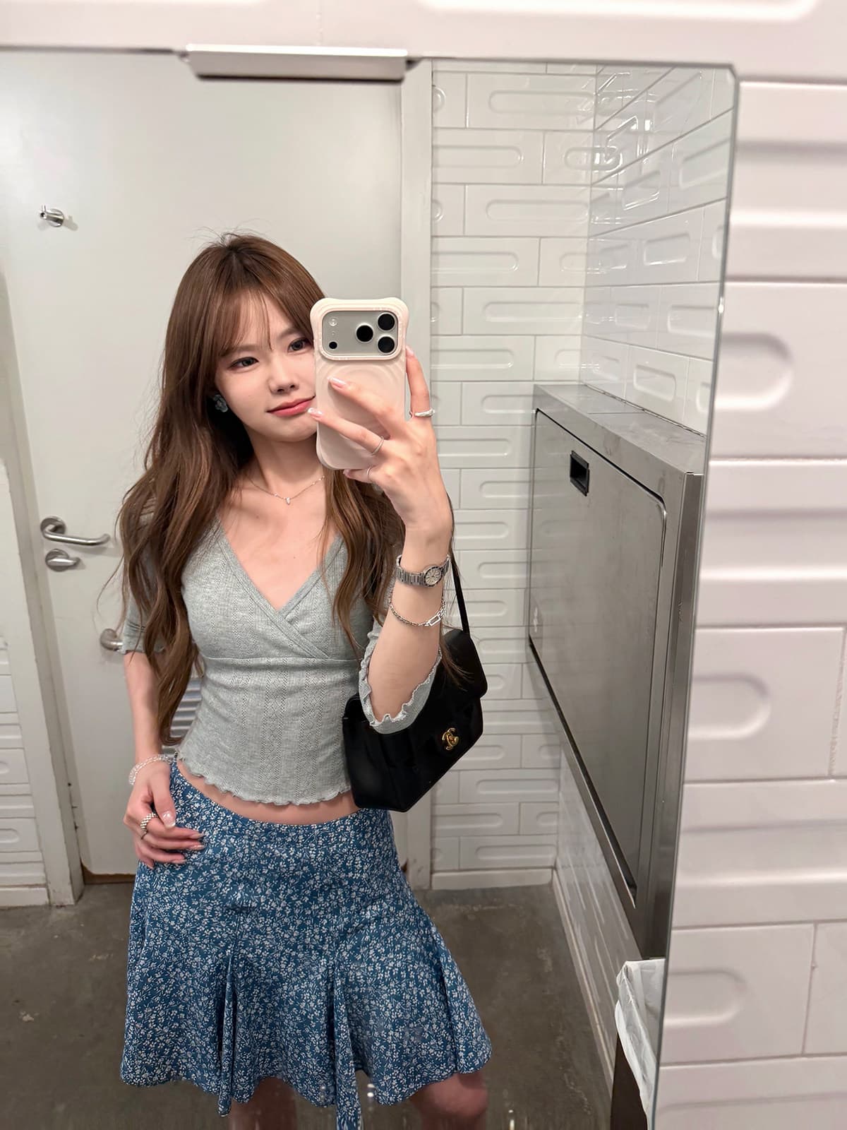 문단 친구 면 빛 산소 soft 눈 아름다움 센스 한 부서 부드러운 십자가 칼라 웨이브 측면 몸매 가꾸기 중간 소매 맨위 상세 이미지 24