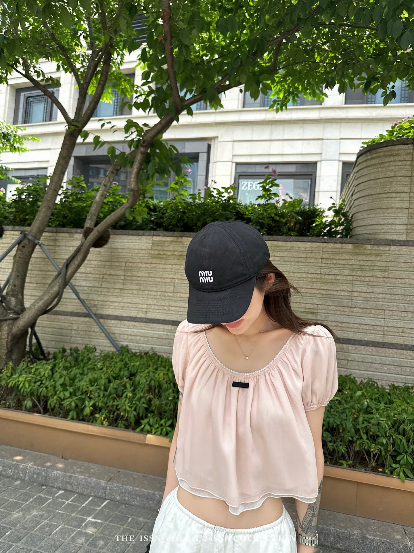 쉬폰 주름 3층 u 칼라 거품 소매 쇼트 스타일 티셔츠 여성 여름 한 부서 배색 패치워크 루즈핏 슬림해 보이는 맨위 상세 이미지 3