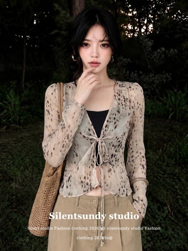 있음 가슴 패드 레오파드 무늬 V넥 긴팔 레이스업 여성 셔츠 허리 수축 맨위 여름 디자인 센스 품격 맨위 상세 이미지 5