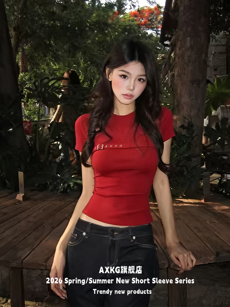 사람들 면 가슴 금속 버클 빨간색 라운드 넥 반팔 티셔츠 여성 여름 높음 거리 몸매 가꾸기 핫걸 다용도 맨위 상세 이미지 4