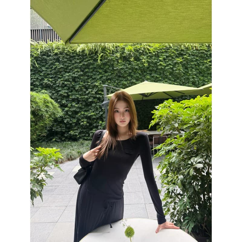 사람들 면 작은 예쁜 허리 주머니 tee 마이크로 볼륨 측면 u 칼라 몸매 가꾸기 라이 경기 서울 주간 실크 티셔츠 여성 가을 이미지 5