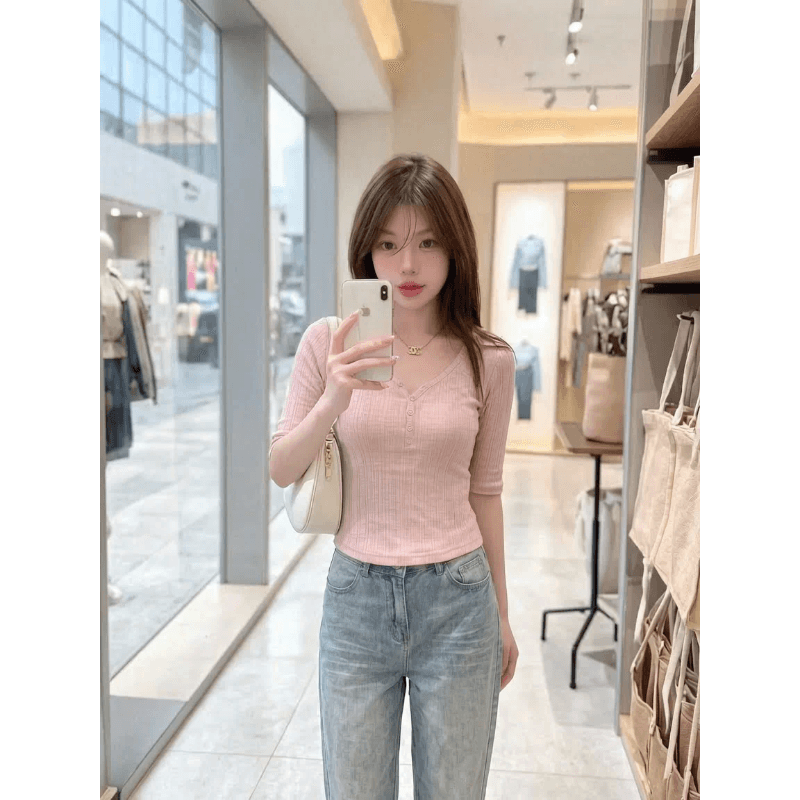 밀라노 대나무 마디 순수한 욕망 바람 V넥 단추 티셔츠 여성 얇은 스타일 몸매 가꾸기 다용도 중간 소매 부드러운 인사이드 잡아라. 의류