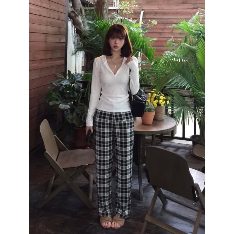 화이트 후드 티셔츠 여성 이른 가을 디자인 센스 몸매 가꾸기 긴팔 작은 대중 고급 센스 슬림해 보이는 품격 캐주얼 V넥 맨위 이미지 2