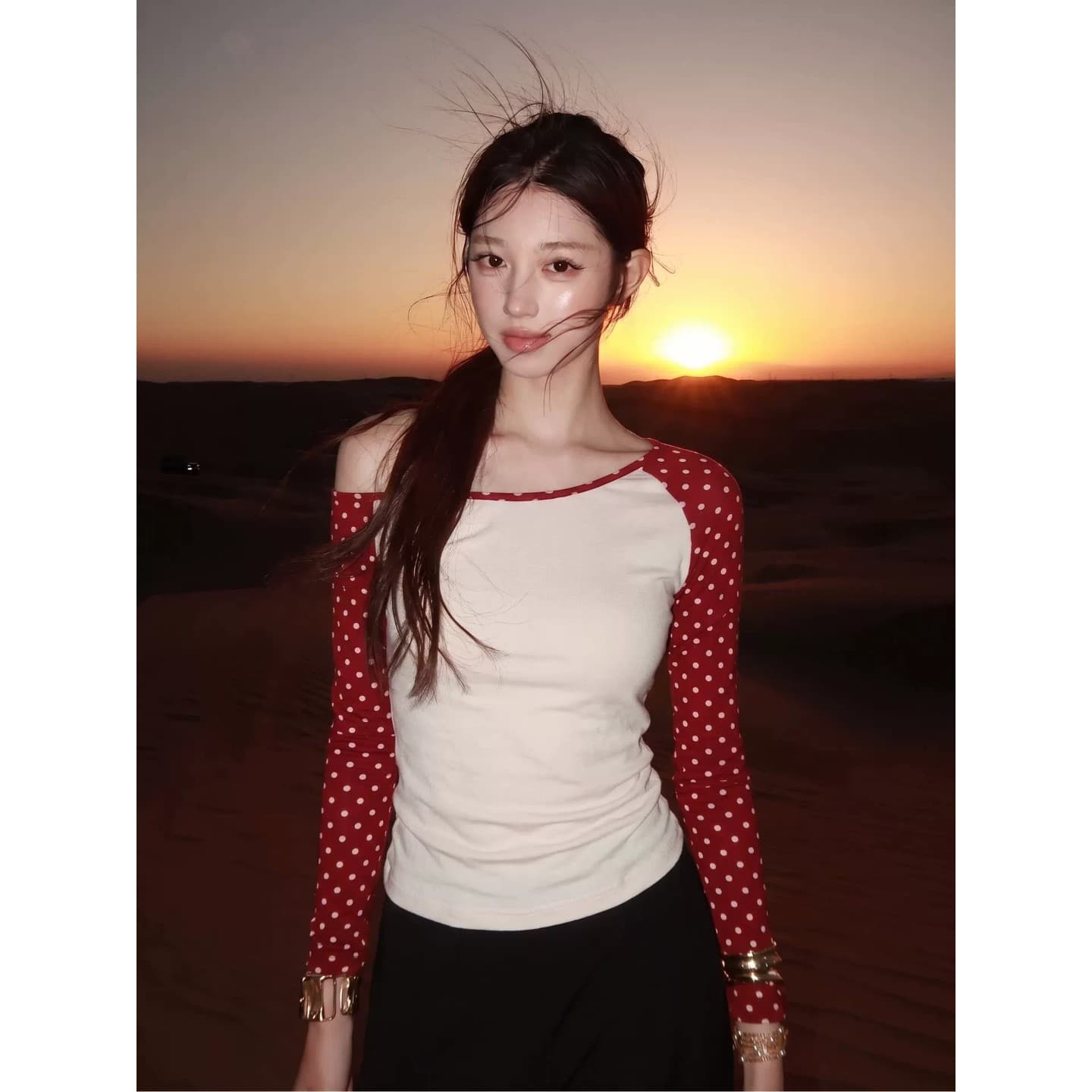한 부서 배색 패치워크 도트 무늬 비스듬한 어깨 긴팔 티셔츠 여성 이른 가을 착용 가져 가라. 아름다운 고급 센스 몸매 가꾸기 쇼트 스타일 맨위 상세 이미지 4
