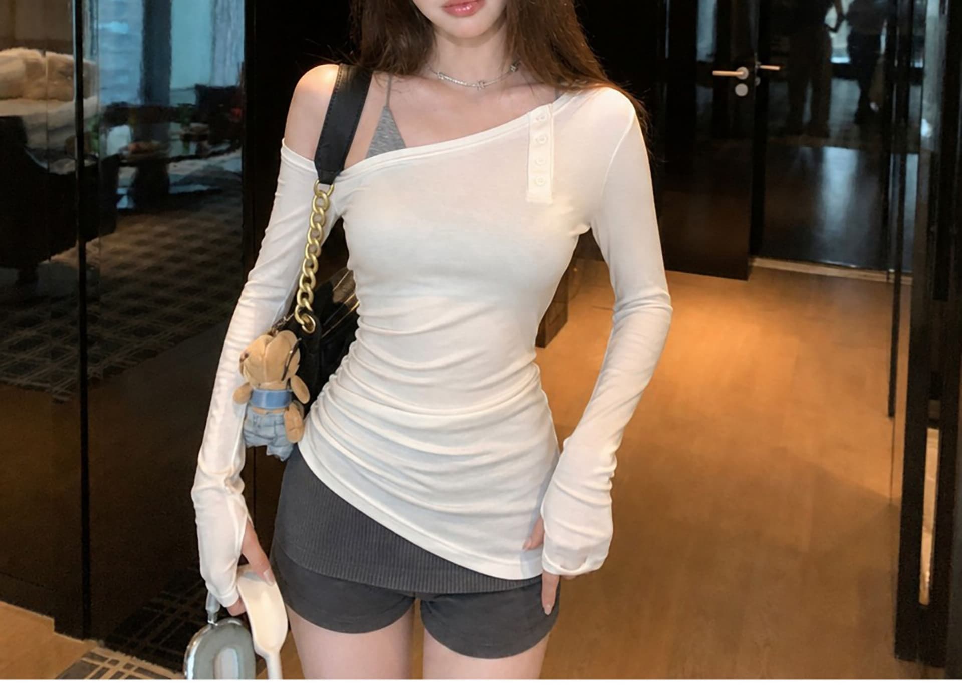 저녁 식사 전복 화이트 비스듬한 어깨 긴팔 티셔츠 여성 조기 가을 몸매 가꾸기 슬림해 보이는 오프숄더 맨위 상세 이미지 6