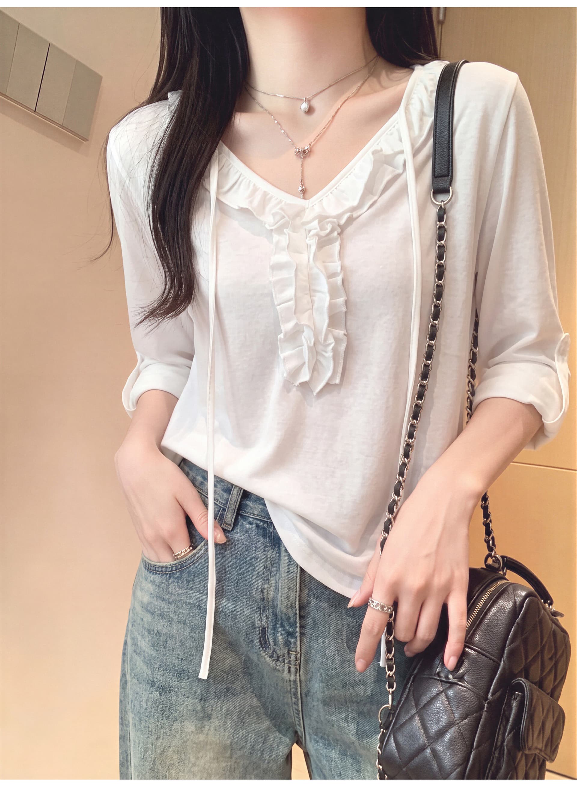 눈꽃 면 한 부서 화이트 프릴 V넥 7부 소매 티셔츠 여성 이른 가을 루즈핏 디스플레이 얇고 작은 맨위 상세 이미지 2