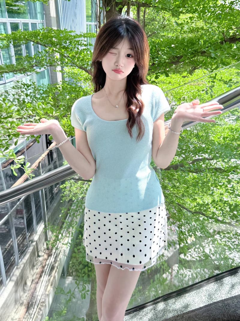 패션 정장 여자 여름 새로운 작은 신선한 뜨개질 짧은 소매 티셔츠 슬림 한국어 버전 웨이브 포인트 치마 2 피스 세트 상세 이미지 2