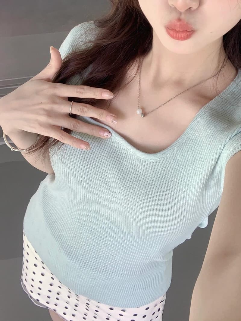 패션 정장 여자 여름 새로운 작은 신선한 뜨개질 짧은 소매 티셔츠 슬림 한국어 버전 웨이브 포인트 치마 2 피스 세트 상세 이미지 3