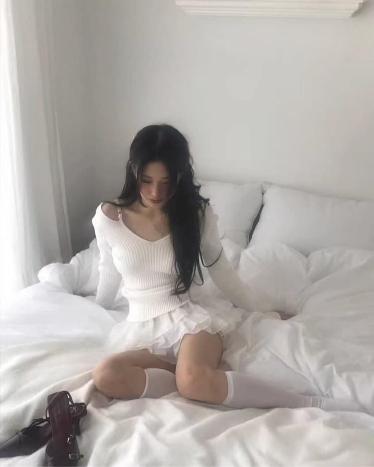 한국 가을 겨울 새로운 품격 전후 V넥 뒤로 홀로우 아웃 오프숄더 디스플레이 몸 다용도 긴팔 니트 스웨터 티셔츠 여성 상세 이미지 14