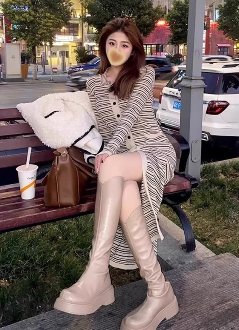 핫걸 스트라이프 니트 여성 드레스 가을 겨울 새로운 경기 코트 몸매 가꾸기 슬림해 보이는 만나는 인사이드 가져 가라. 무릎 아래 중간 길이 스커트