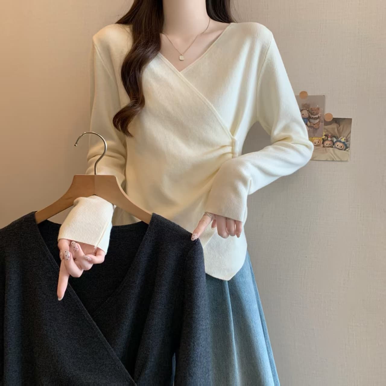 실사 빅 사이즈 한 부서 지방 mm 디자인 센스 작은 심장 기계 V넥 슬림해 보이는 니트 스웨터 불규칙 다용도 기본 셔츠 이미지 2