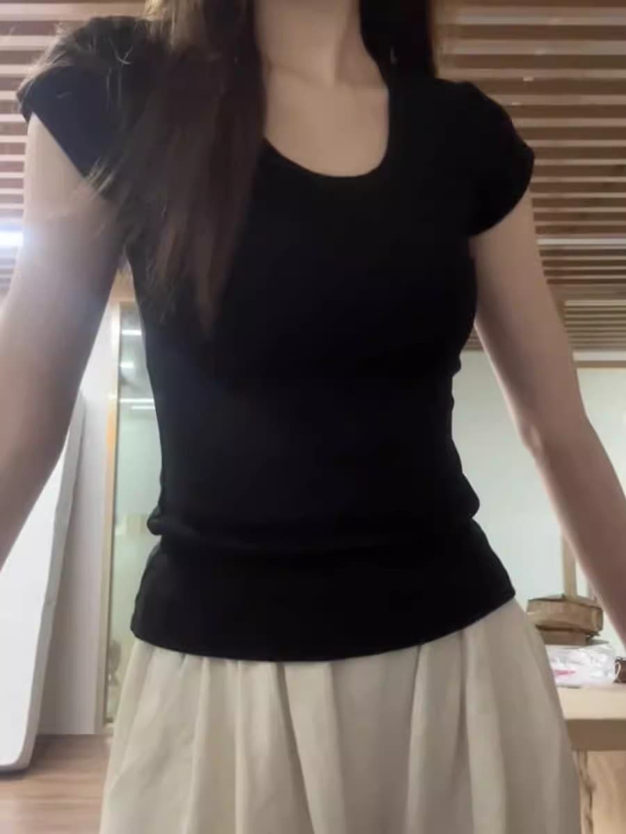 기초 섹션 단색 u 칼라 긍정적 인 어깨 반팔 티셔츠 여성 여름 몸매 가꾸기 슬림해 보이는 다용도 허리 수축 쇼트 스타일 핫걸 맨위 트렌디 이미지 2