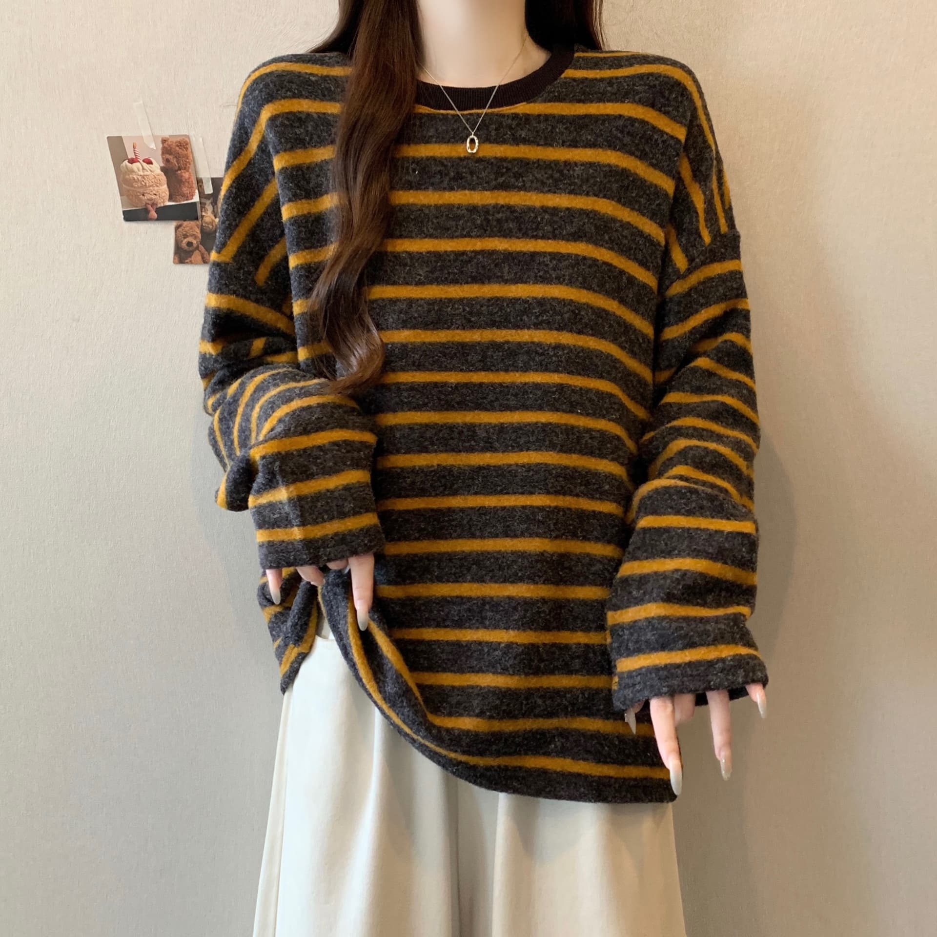 실사 빅 사이즈 느긋한 바람 배색 스트라이프 연삭 털 긴팔 티셔츠 여성 가을 Chic 다용도 루즈핏 슬림해 보이는 맨위 상세 이미지 4
