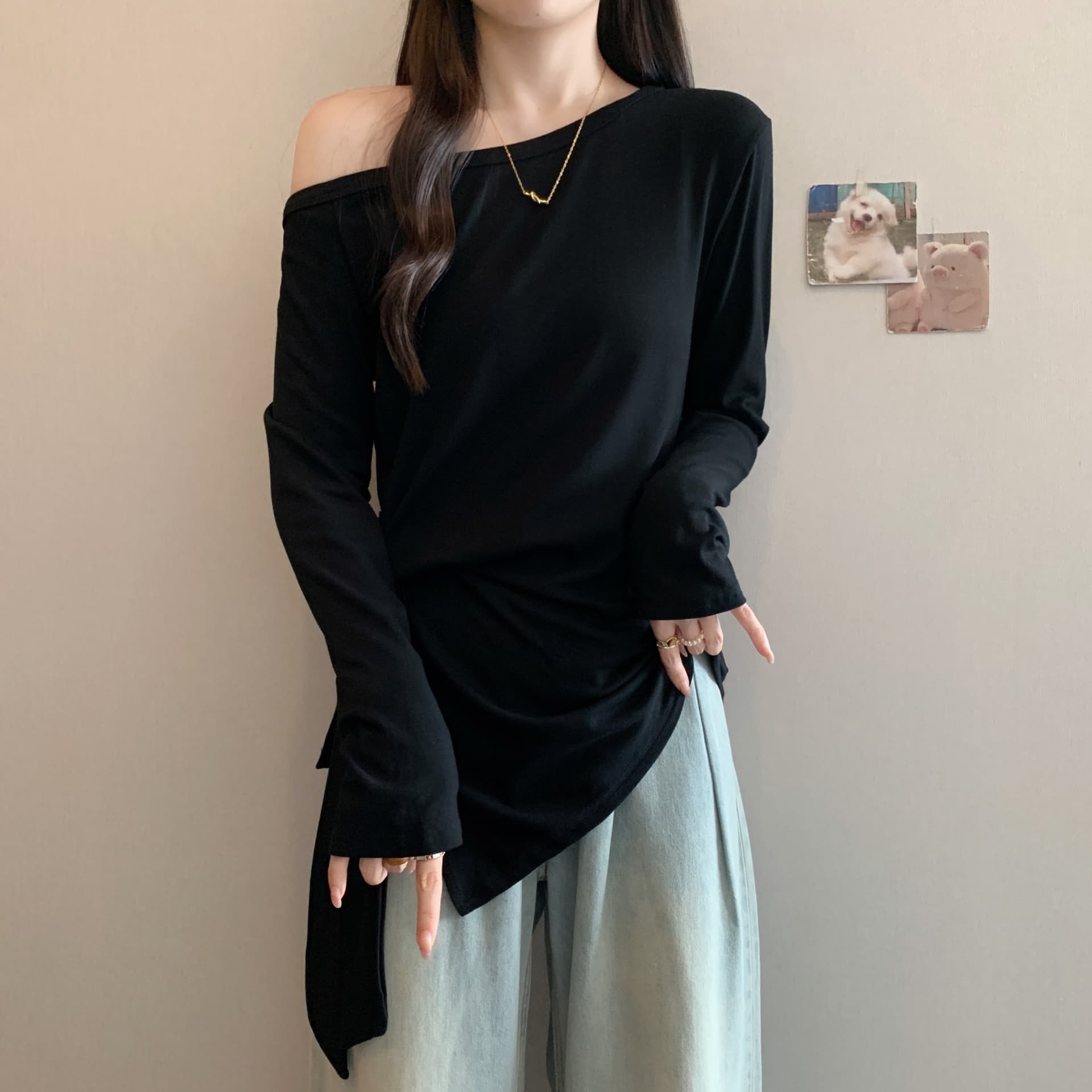 실사 빅 사이즈 통통한 여동생 이른 봄 새로운 디자인 센스 오프숄더 비스듬한 어깨 불규칙 스트랩 긴팔 티셔츠 맨위 상세 이미지 15