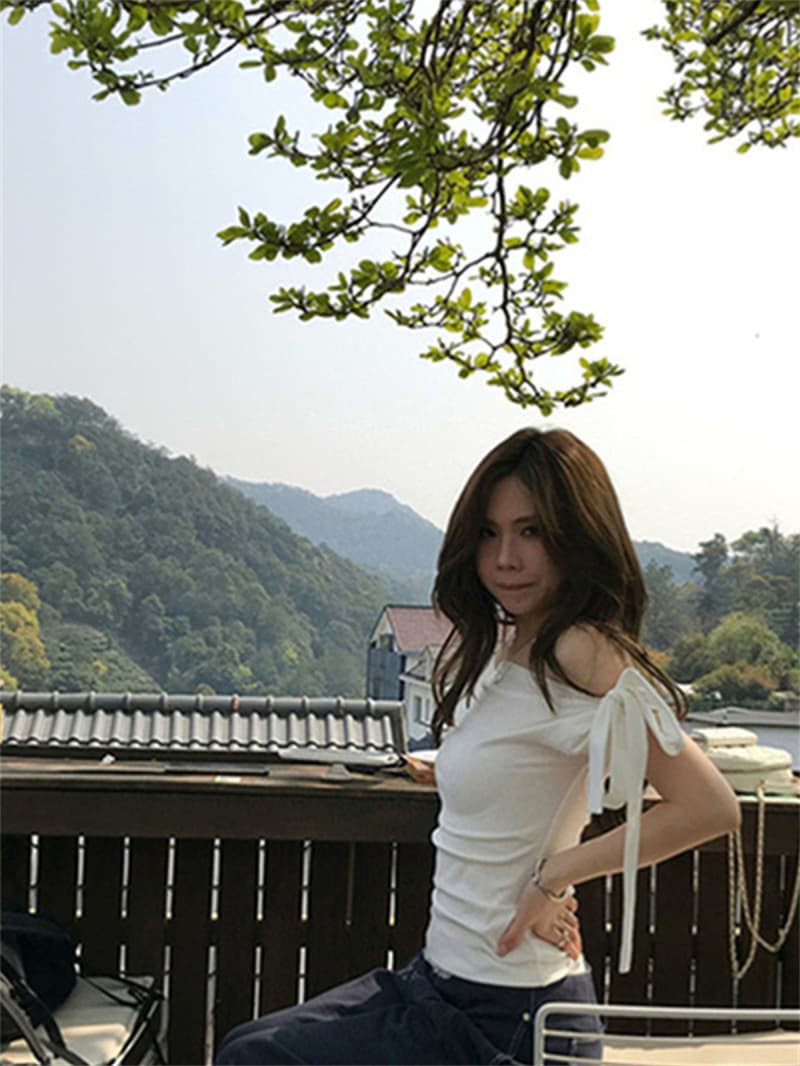 핫걸 순수한 욕망 바람 프랑스식 몸매 가꾸기 나비 매듭 스트랩 반팔 티셔츠 여성 ins 인사이드 가져 가라. 단색 비스듬한 어깨 오프숄더 맨위 상세 이미지 19