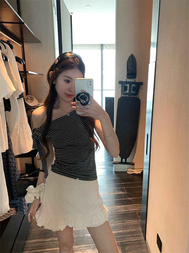 핫걸 순수한 욕망 바람 프랑스식 몸매 가꾸기 나비 매듭 스트랩 반팔 티셔츠 여성 ins 인사이드 가져 가라. 단색 비스듬한 어깨 오프숄더 맨위 상세 이미지 23