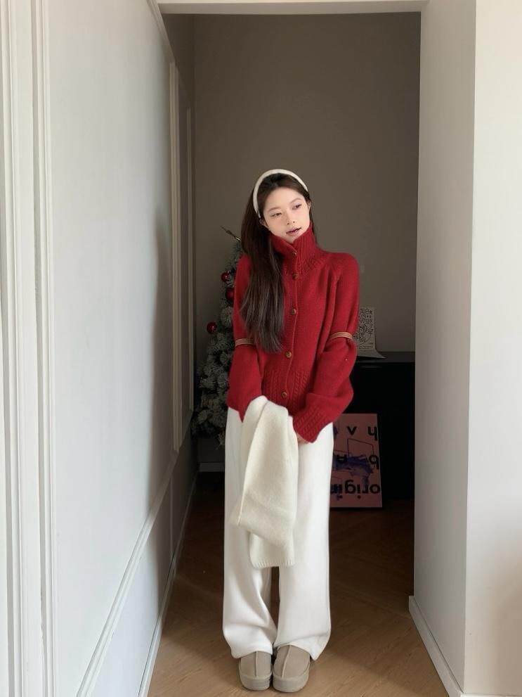 viiwen 새해 분위기 센스 디스플레이 화이트 빨간색 부드러운 찹쌀 스탠딩 칼라 버튼 한 부서 乖離 옷깃 와일드 슬림 스웨터 상세 이미지 4