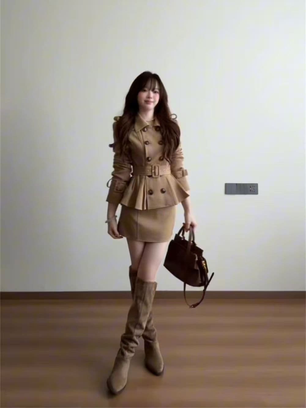 레트로 카키 색 이중 버튼 폴로 칼라 재킷 재킷 가을 새로운 순수한 욕망 타이트 스커트 반신 스커트 품격 세트 여성 이미지 2