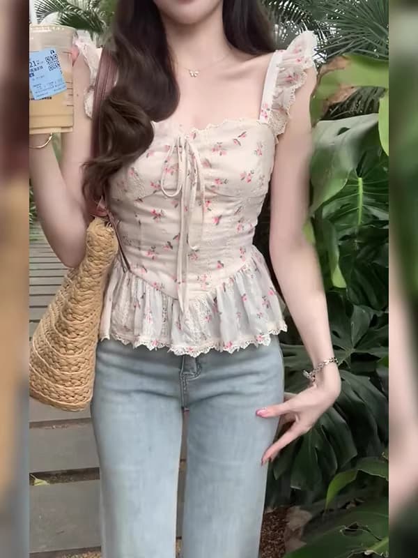 작은 날다 소매 광장 칼라 꽃무늬 여성 셔츠 여름 2026 새로운 프랑스식 디자인 센스 몸매 가꾸기 품격 프릴 맨위